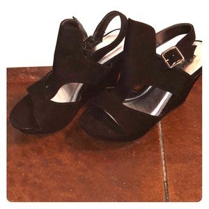 Black Wedges